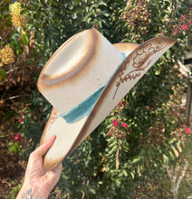 Load image into Gallery viewer, The Dallas Lid

