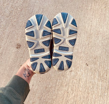 Load image into Gallery viewer, The Hugo Twister Southwestern Shoes

