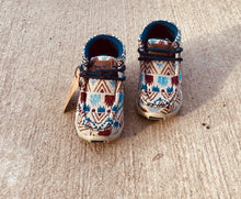 Load image into Gallery viewer, The Hugo Twister Southwestern Shoes
