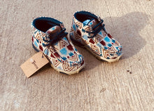 Load image into Gallery viewer, The Hugo Twister Southwestern Shoes
